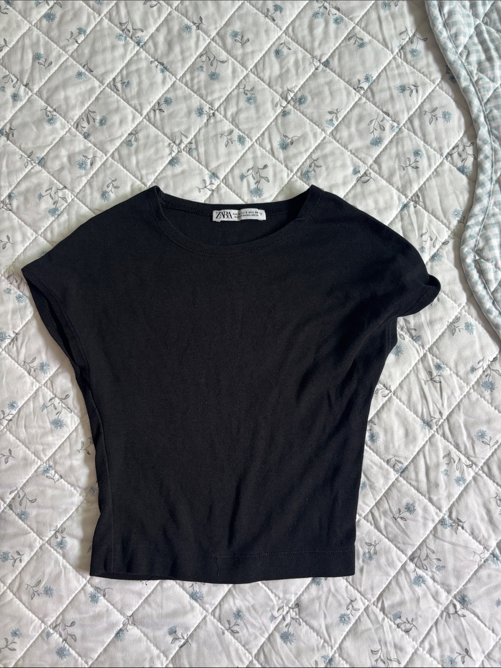 Zara Black Short Sleeve Crewneck Knit Tee
